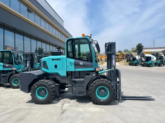 4 Wheel Drive 3ton off Road Rough Terrain Forklift with Enclosed Cabin and Air